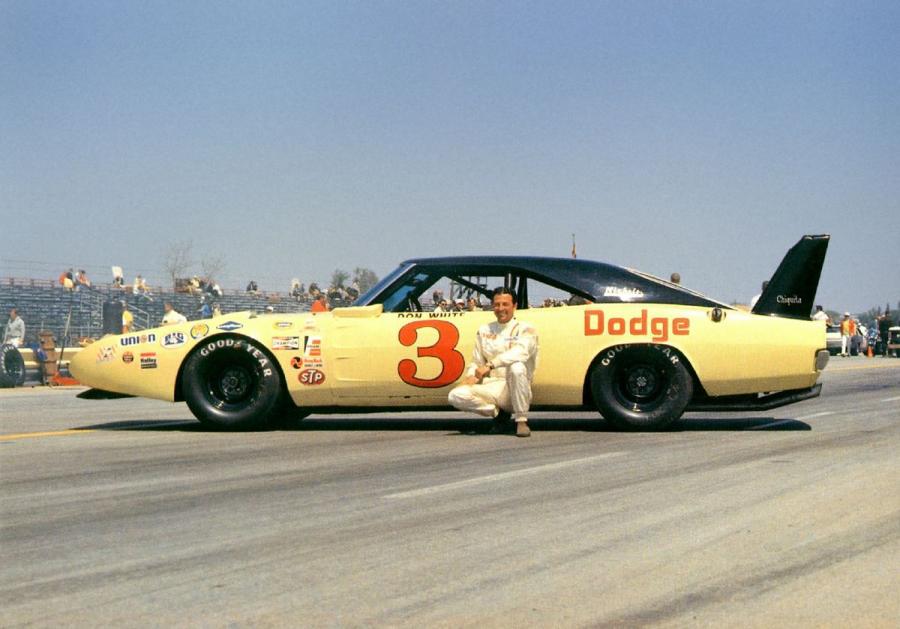  Dodge Charger Daytona NASCAR Race Car 1969 года  (фото 7 из 11)